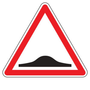 Panneau de danger annonçant un ralentisseur ou un dos d’âne.