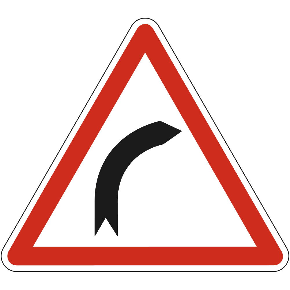 Panneau de danger virage à droite pour la signalisation routière au Sénégal.